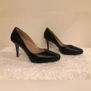 Tahari Flynn leather heels/pumps - 9M